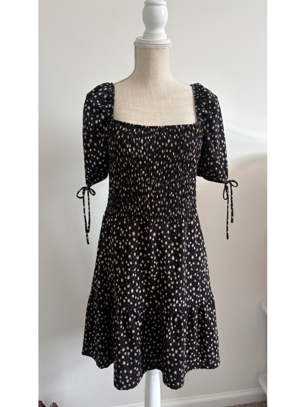 TOP SHOP Black Floral Puff Sleeve Smocked Dress with Square Neckline